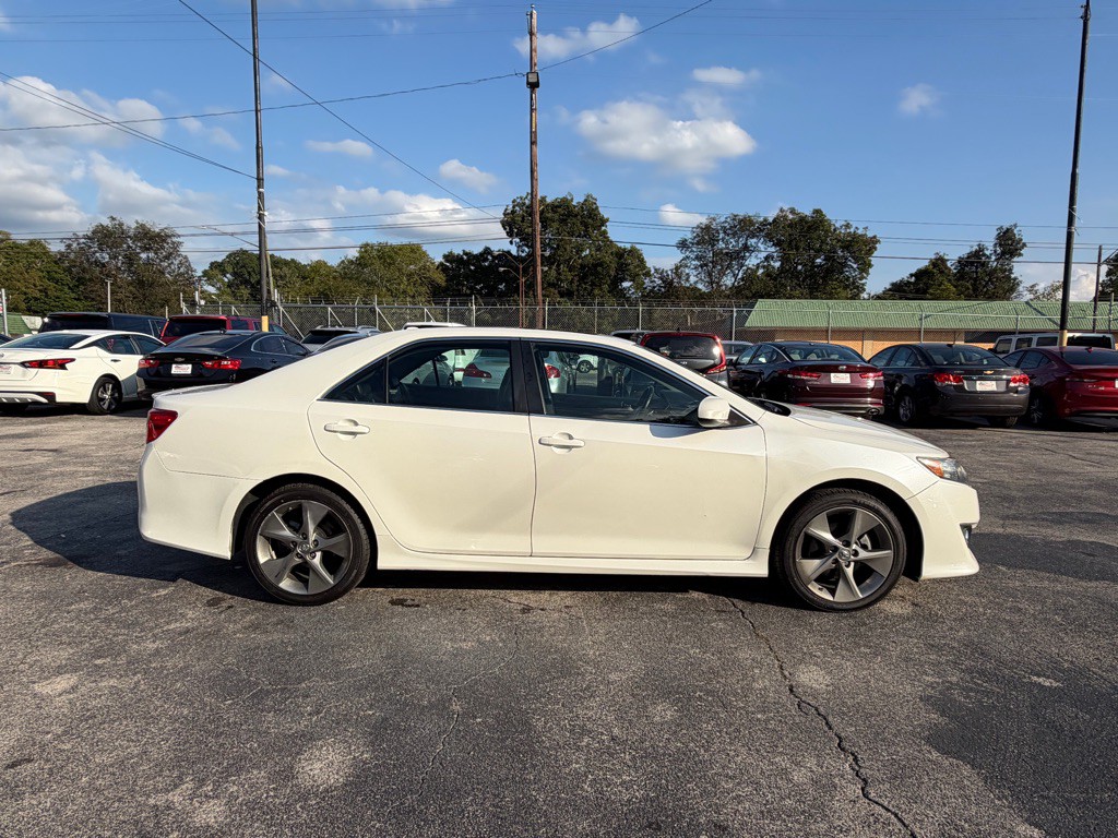 2014 Toyota Camry Image 7