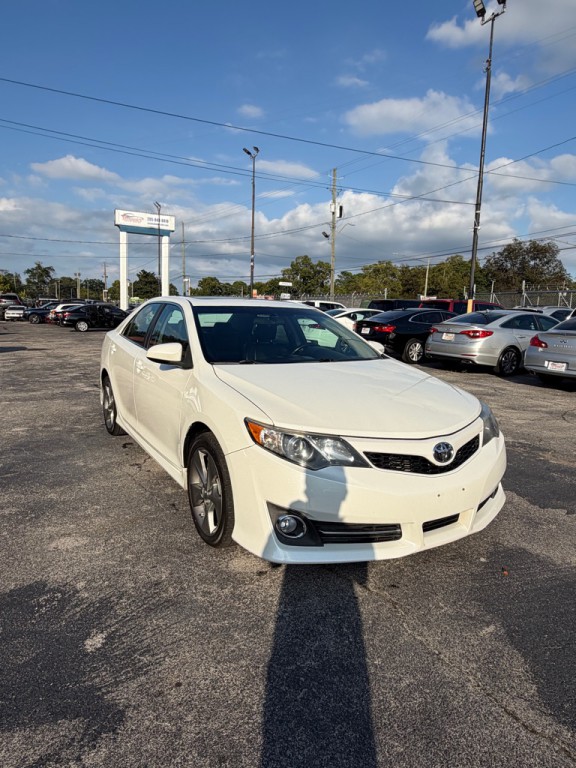 2014 Toyota Camry Image 8