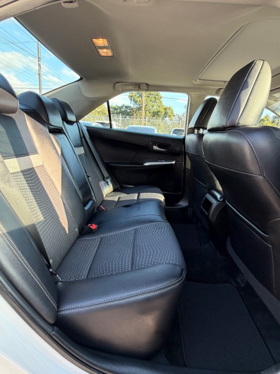 2014 Toyota Camry Image 12