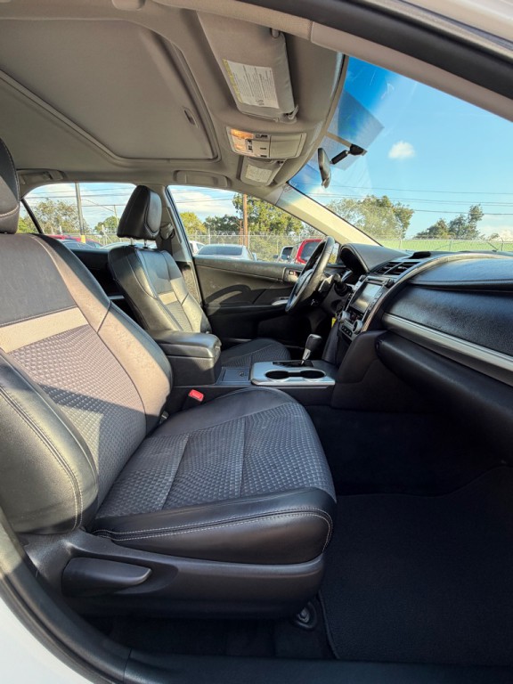 2014 Toyota Camry Image 14