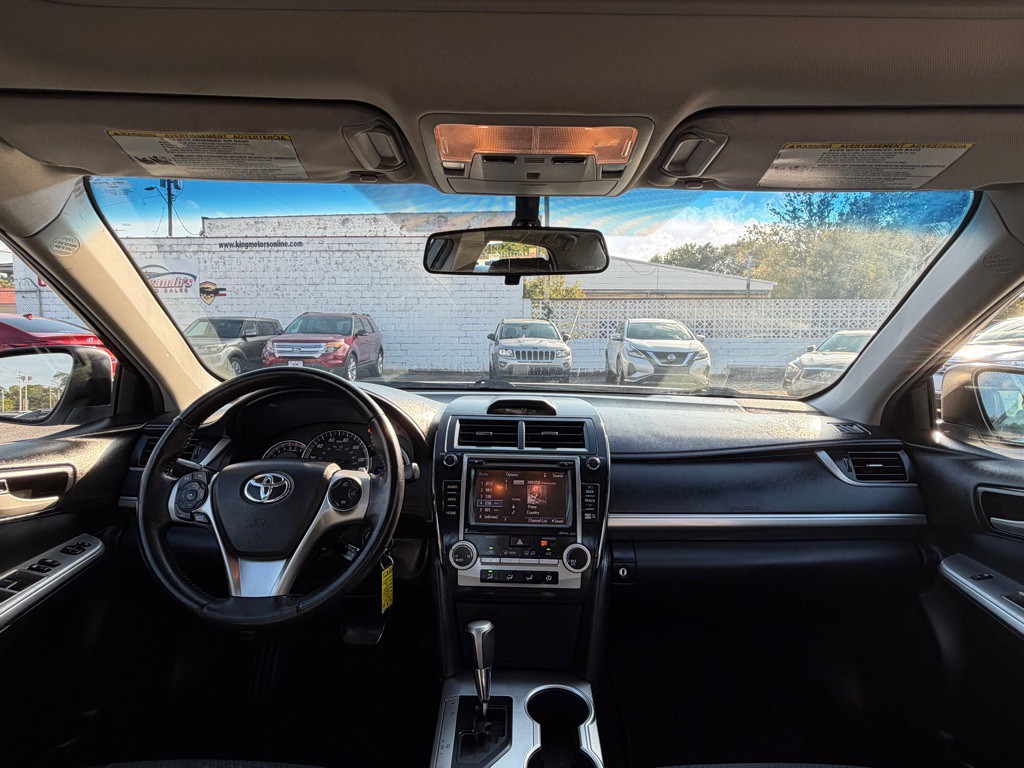 2014 Toyota Camry Image 15