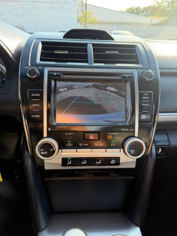 2014 Toyota Camry Image 16