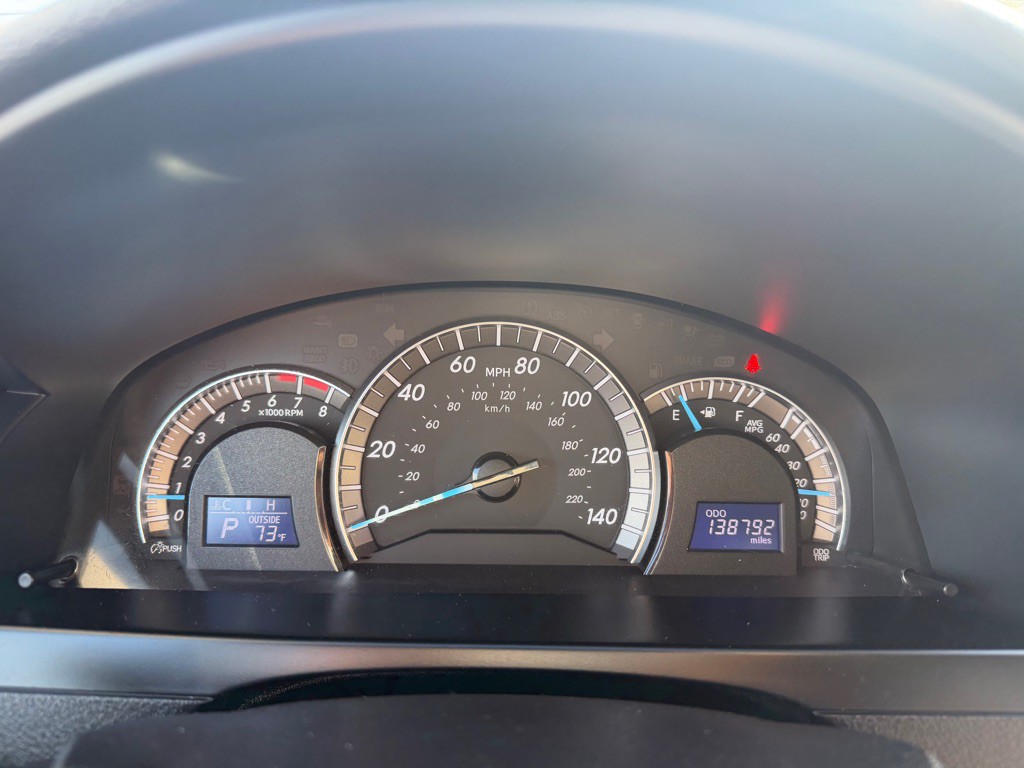 2014 Toyota Camry Image 17