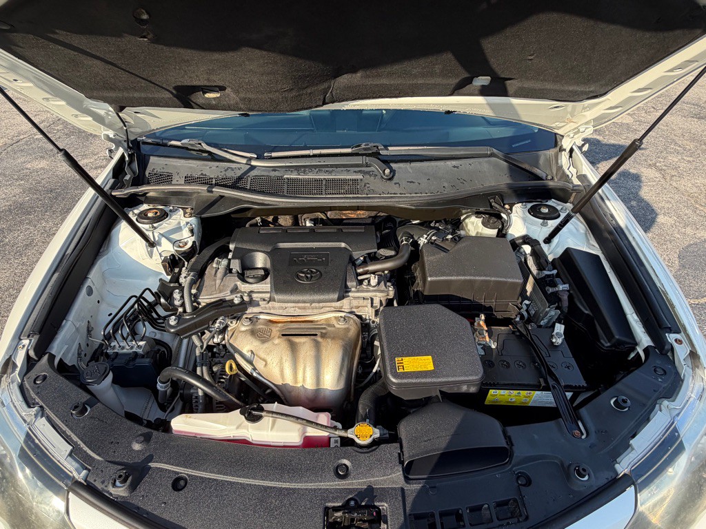 2014 Toyota Camry Image 19