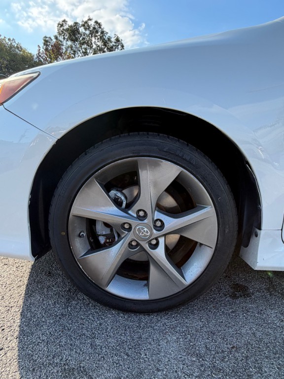 2014 Toyota Camry Image 20