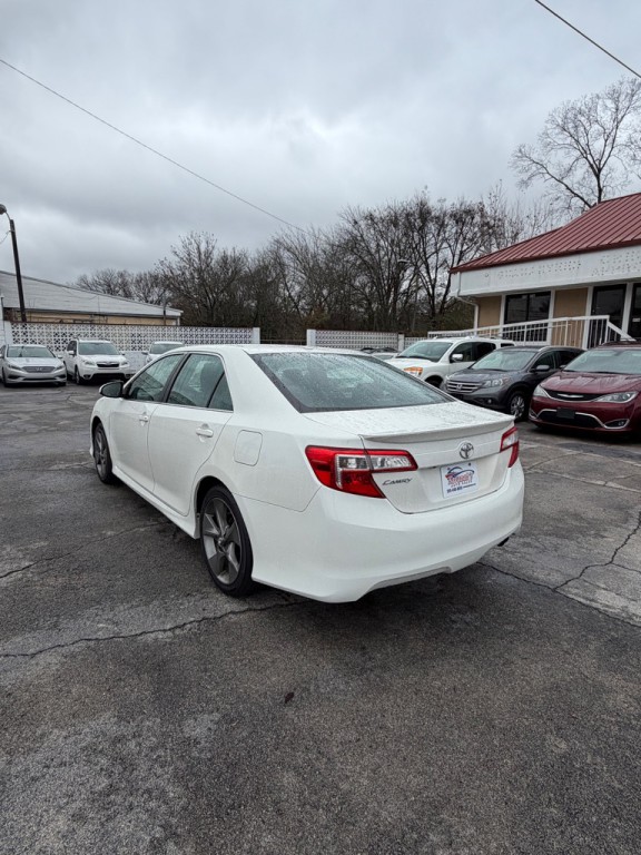 2014 Toyota Camry Image 3