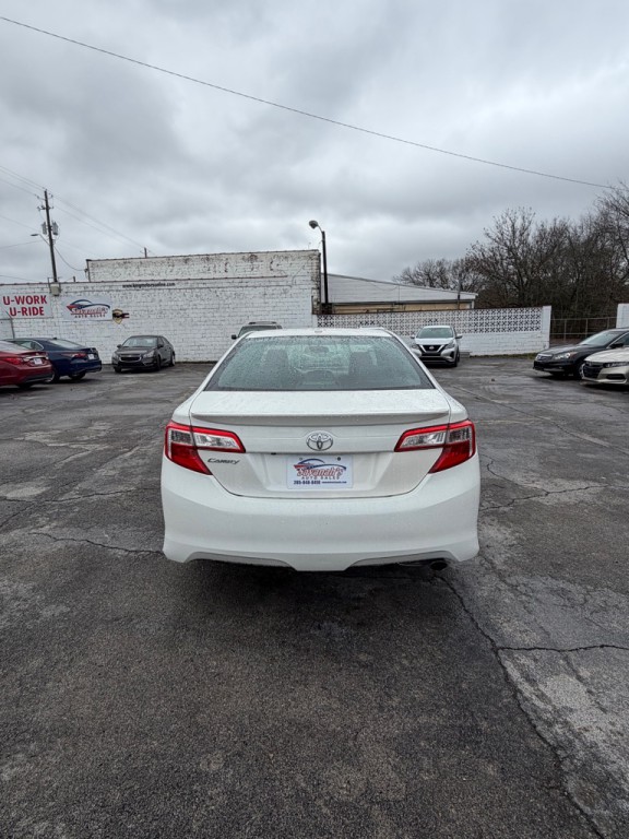 2014 Toyota Camry Image 4