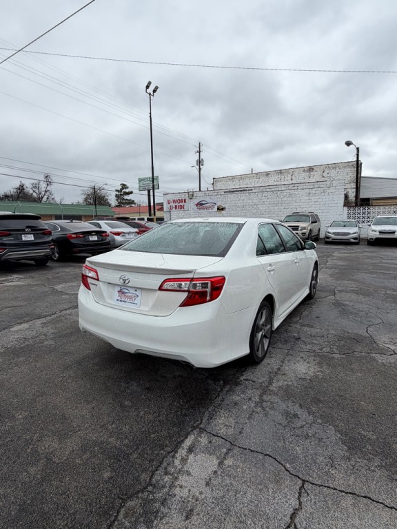 2014 Toyota Camry Image 5