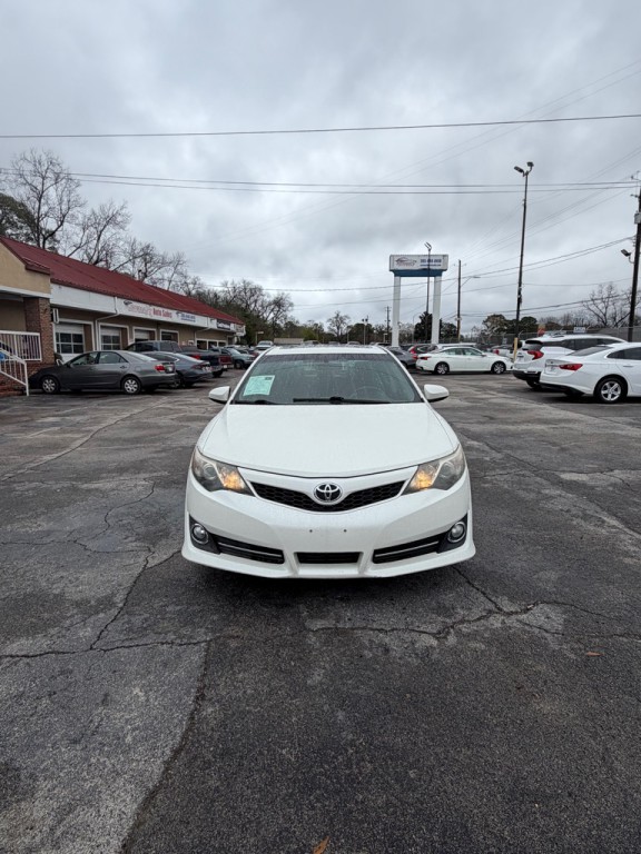 2014 Toyota Camry Image 8