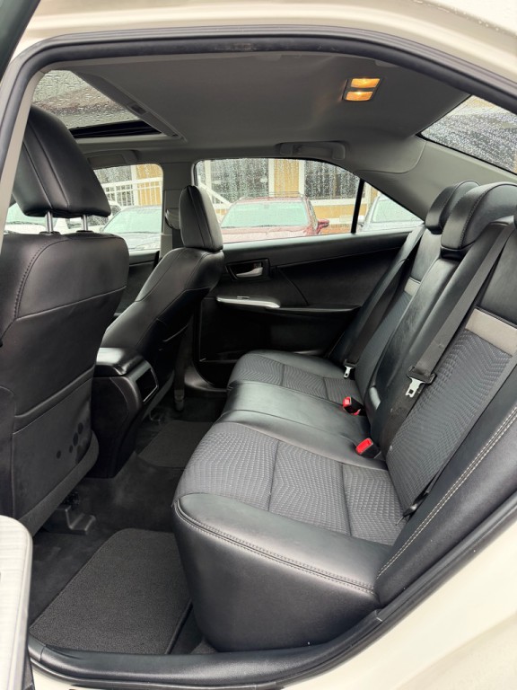 2014 Toyota Camry Image 11