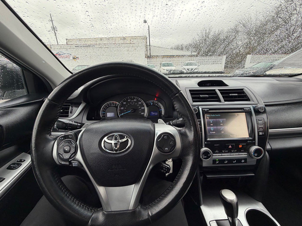 2014 Toyota Camry Image 16