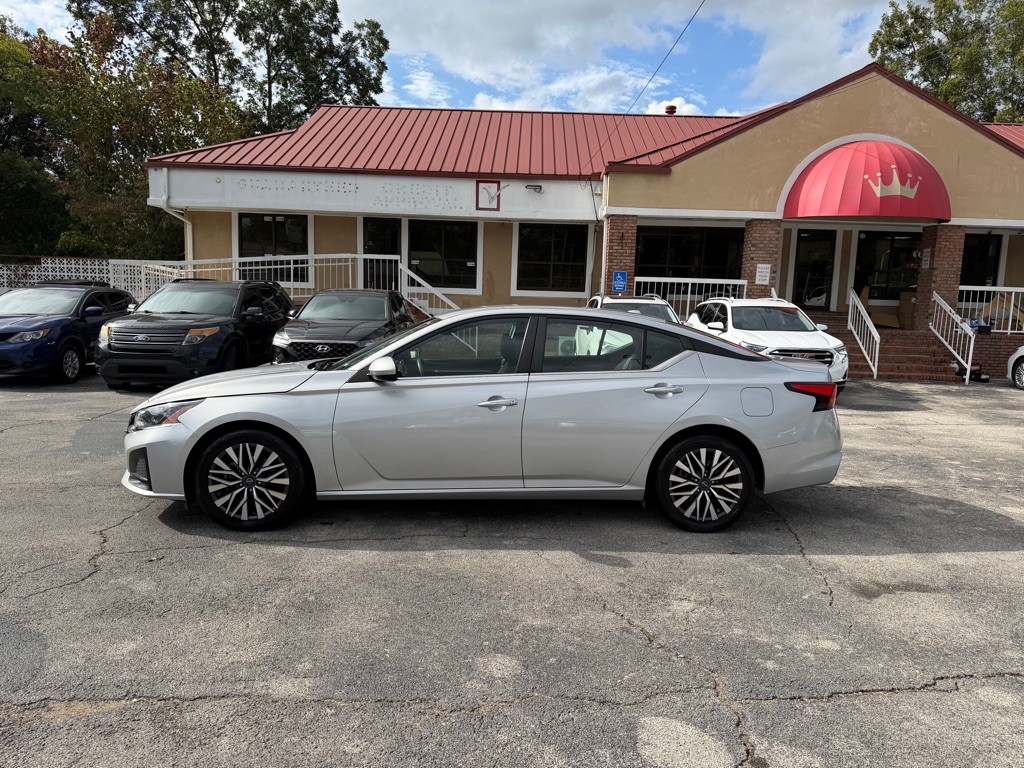 2023 Nissan Altima Image 3
