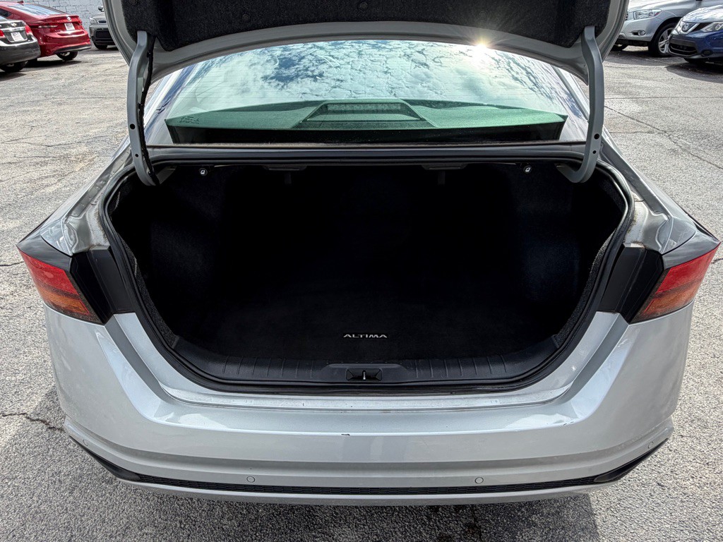2023 Nissan Altima Image 18