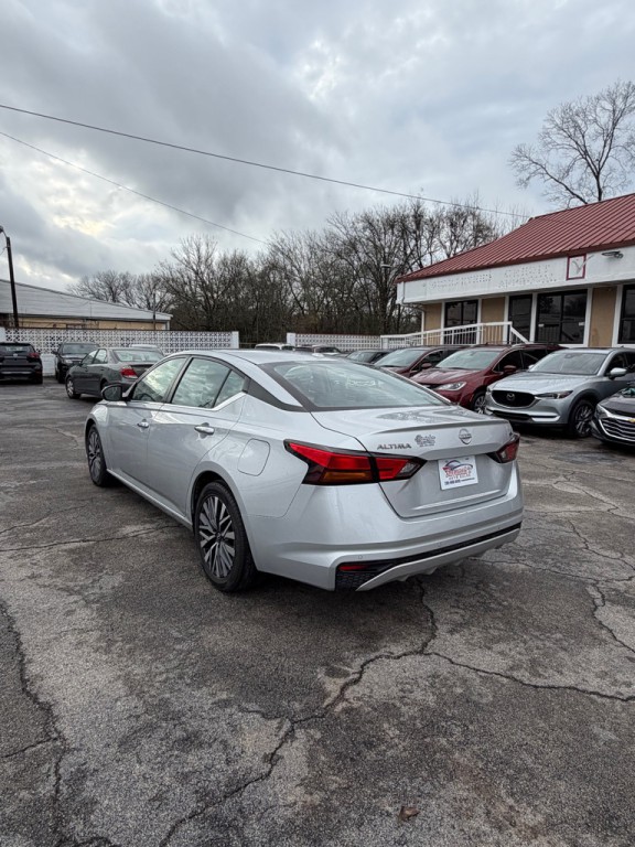 2023 Nissan Altima Image 3