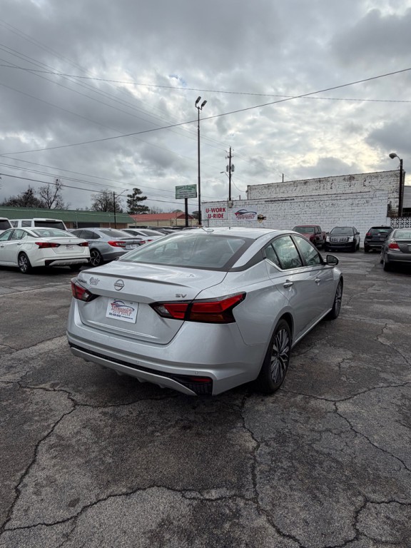 2023 Nissan Altima Image 5