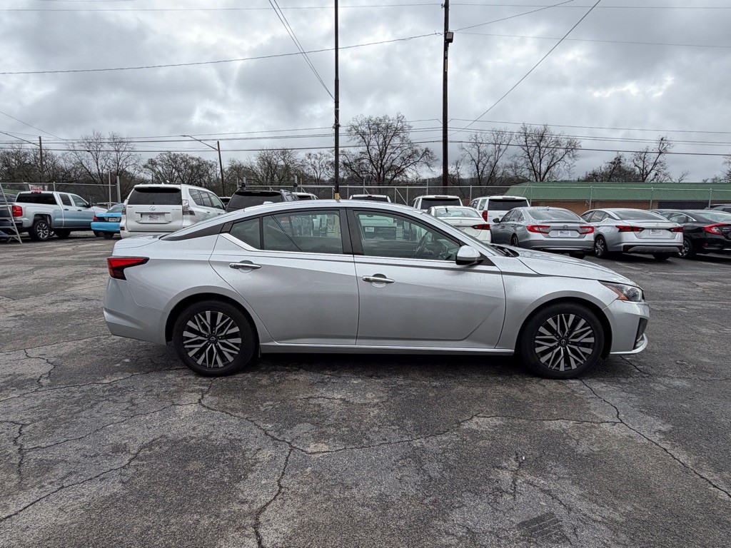 2023 Nissan Altima Image 6
