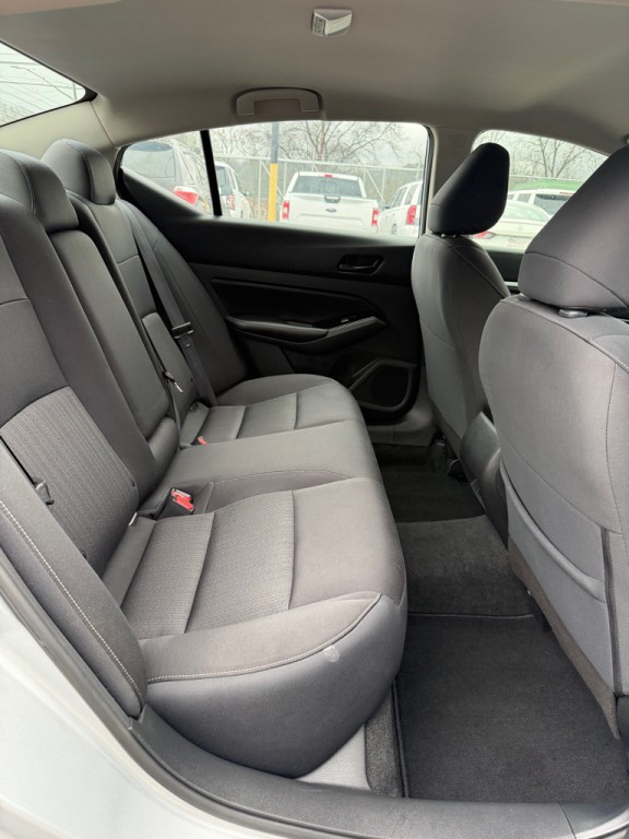 2023 Nissan Altima Image 13