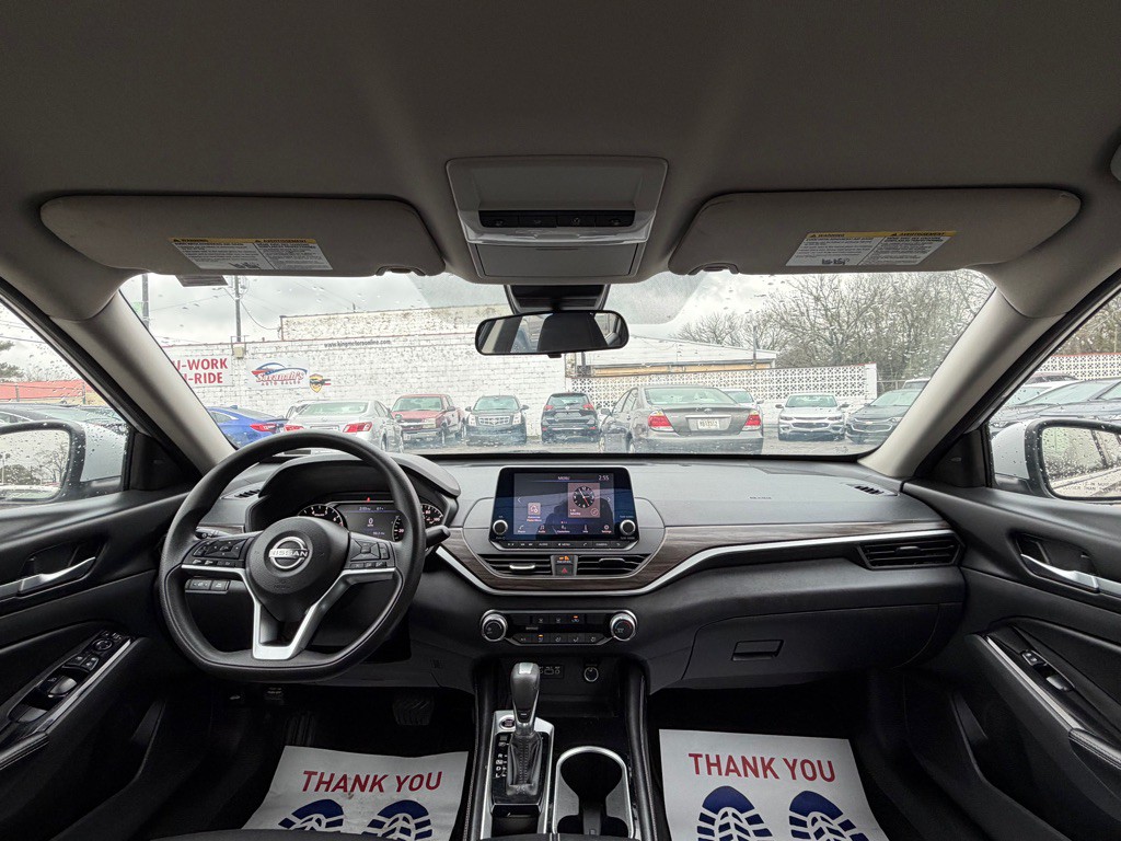 2023 Nissan Altima Image 16