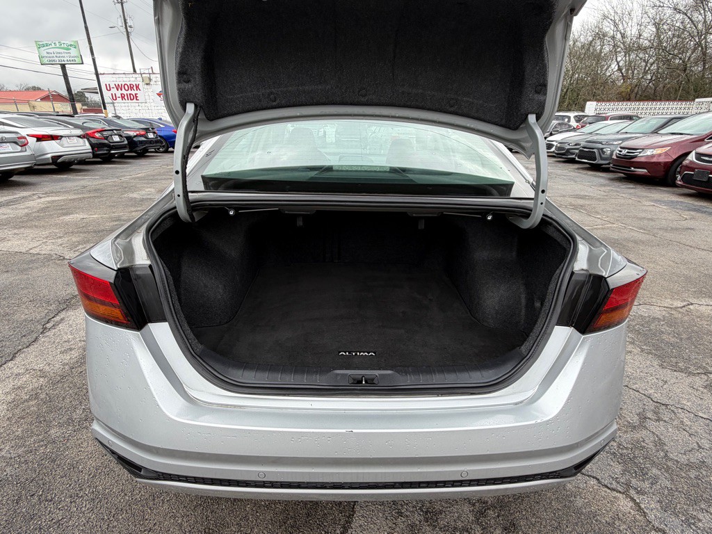 2023 Nissan Altima Image 19