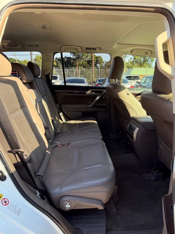 2014 Lexus GX Image 12