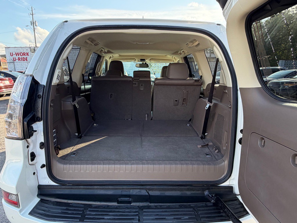 2014 Lexus GX Image 17