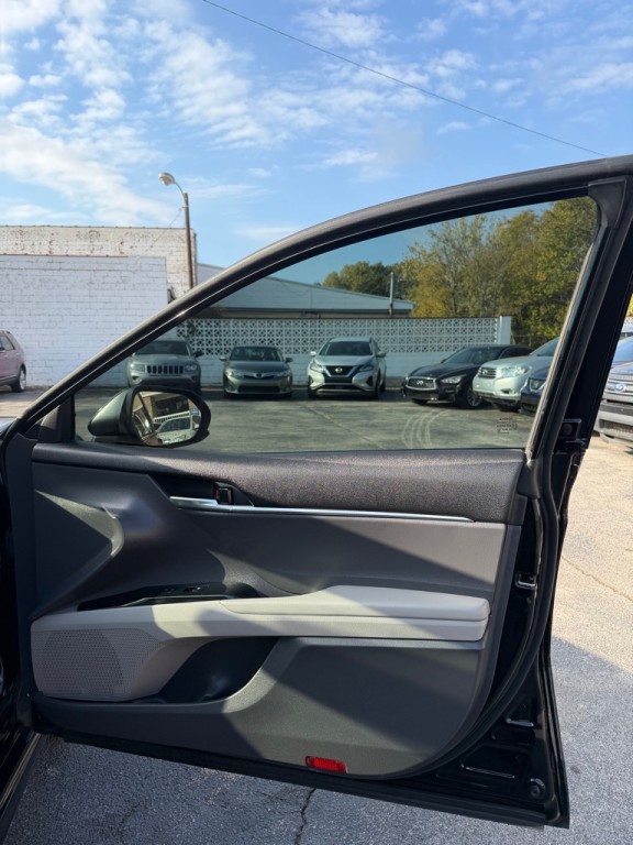 2020 Toyota Camry Image 13