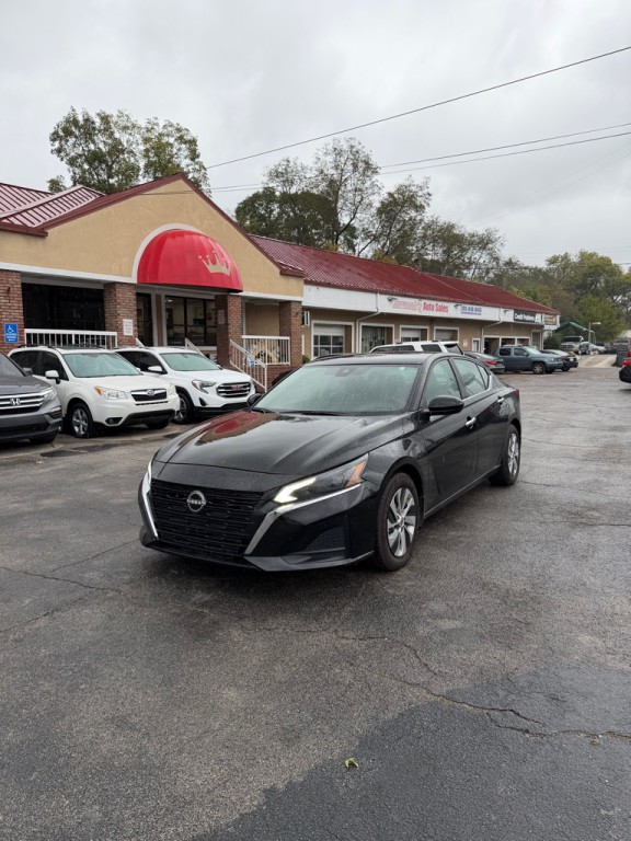 2023 Nissan Altima Image 2