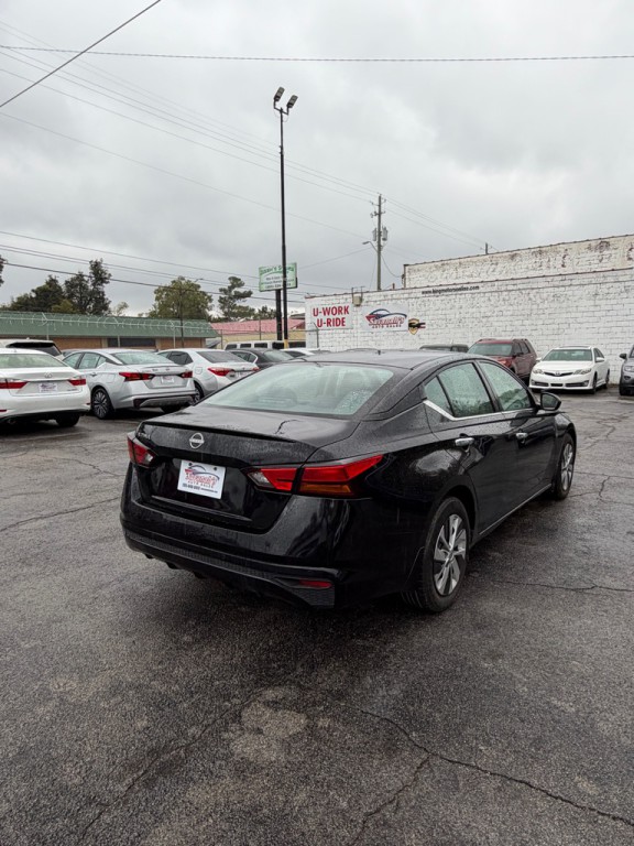 2023 Nissan Altima Image 6