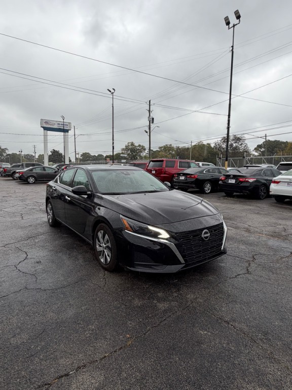 2023 Nissan Altima Image 8