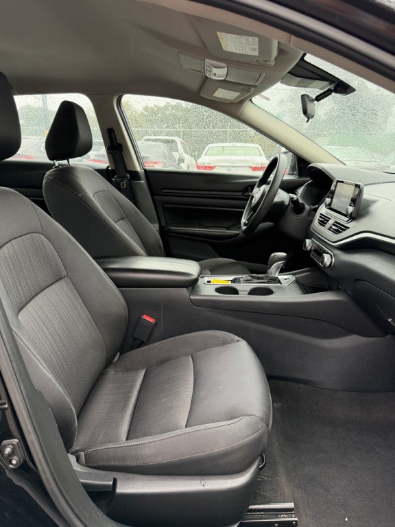 2023 Nissan Altima Image 13