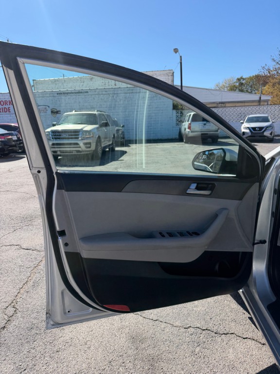 2016 Hyundai Sonata Image 9