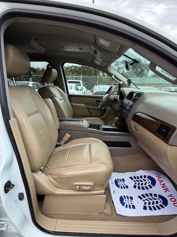 2015 Nissan Armada Image 14