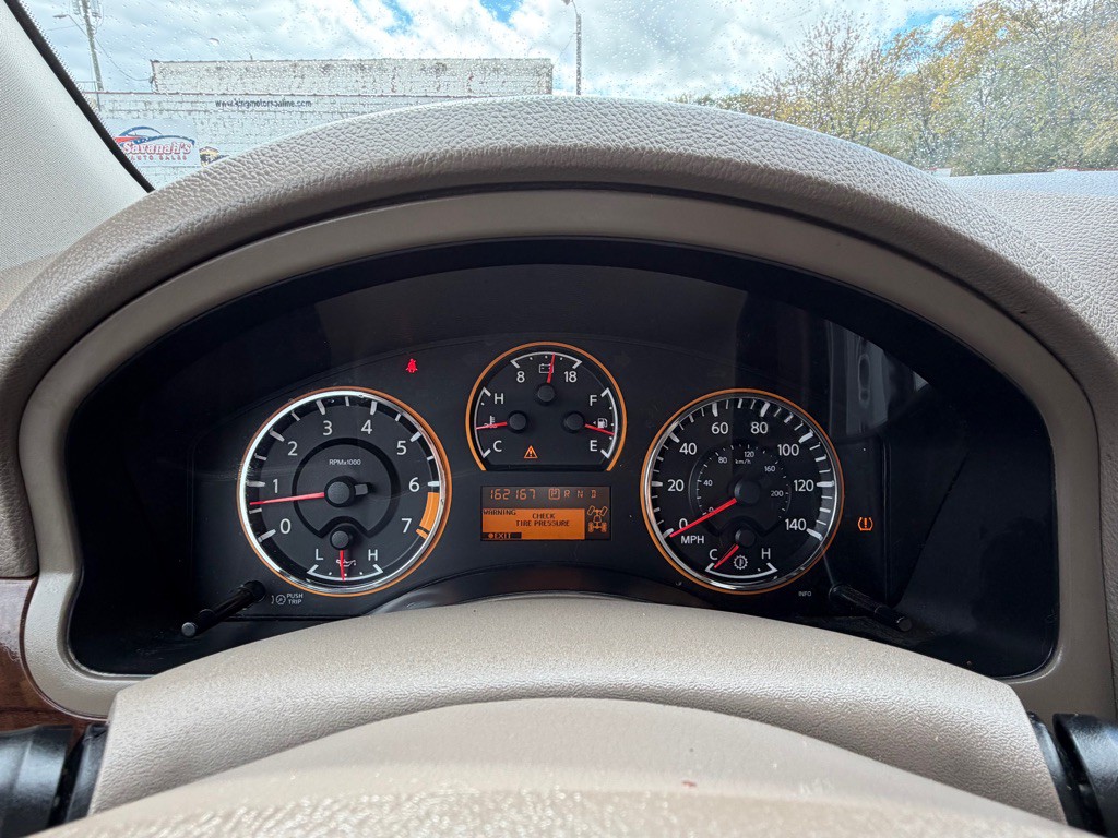 2015 Nissan Armada Image 17