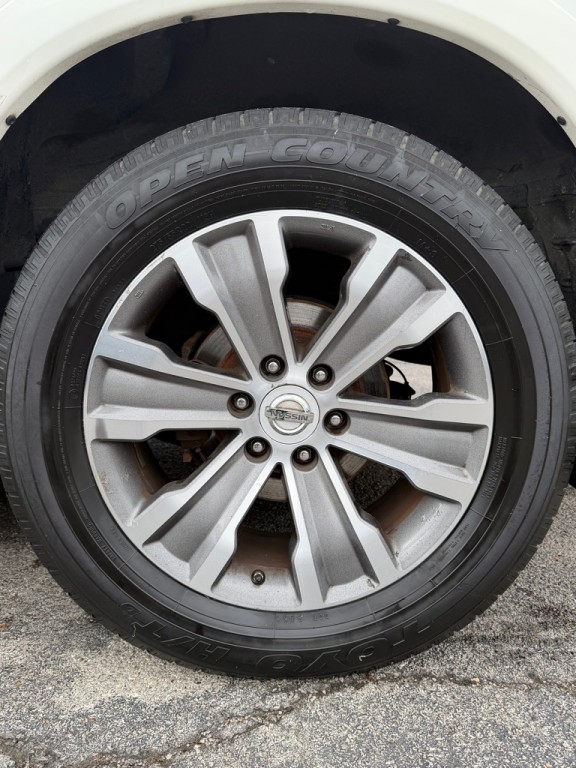 2015 Nissan Armada Image 19