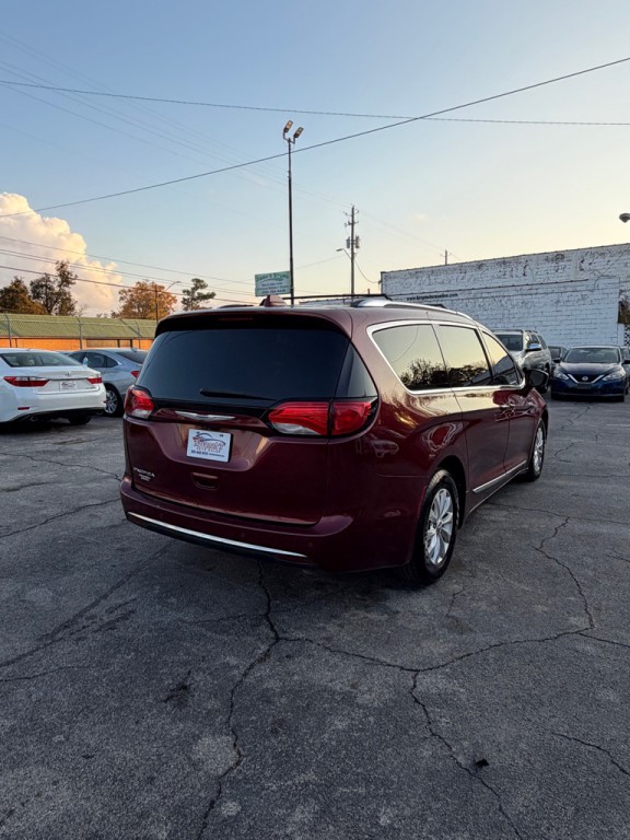 2019 Chrysler Pacifica Image 6