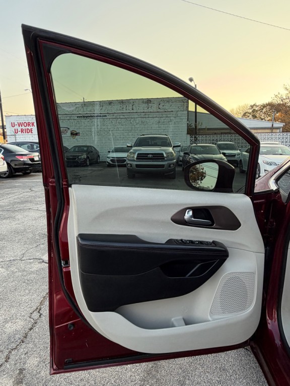 2019 Chrysler Pacifica Image 9