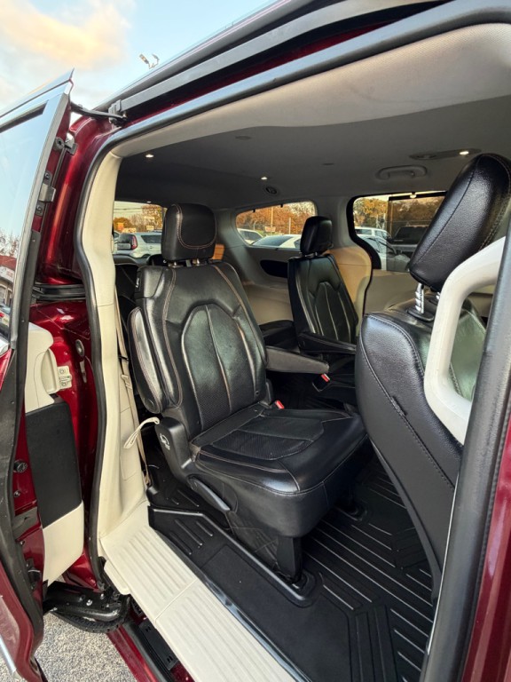 2019 Chrysler Pacifica Image 14
