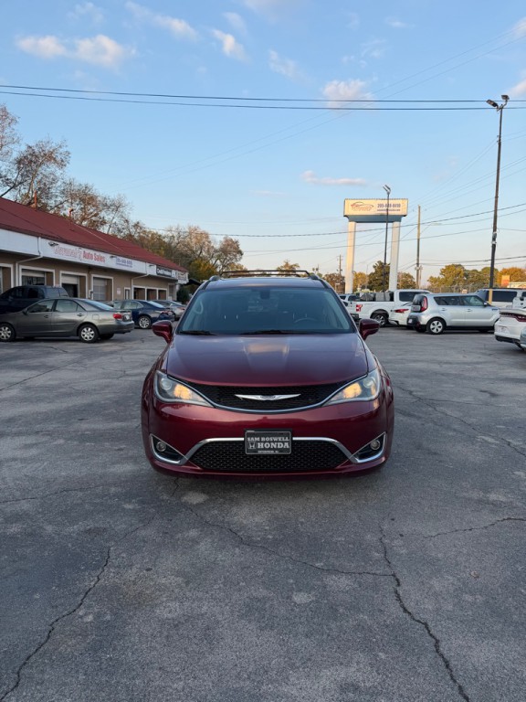 2019 Chrysler Pacifica Image 2