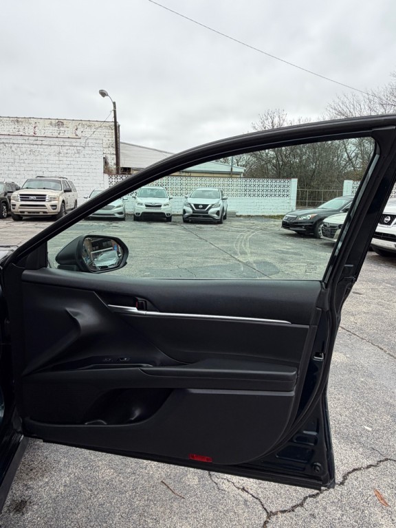 2020 Toyota Camry Image 13