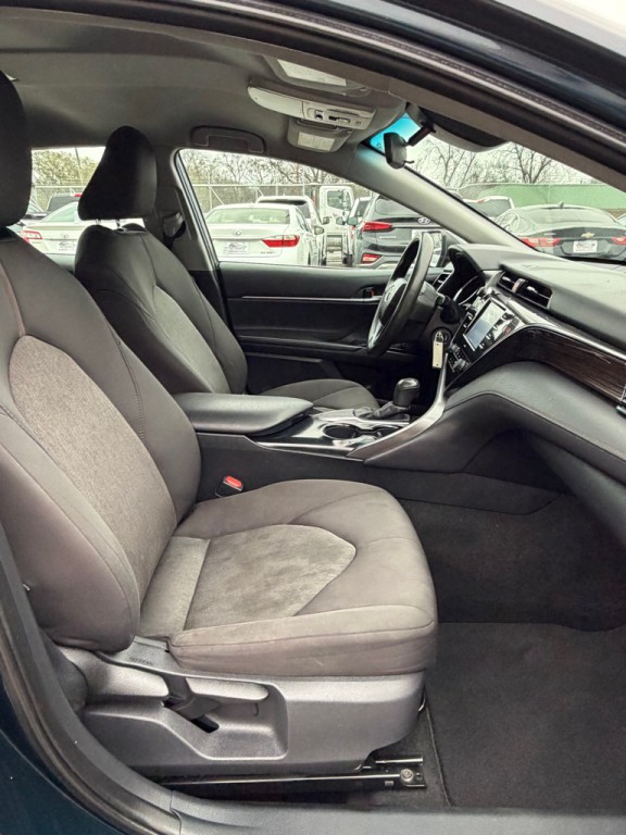 2020 Toyota Camry Image 14