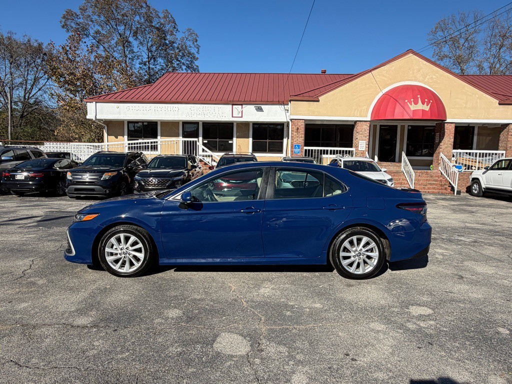 2023 Toyota Camry Image 2