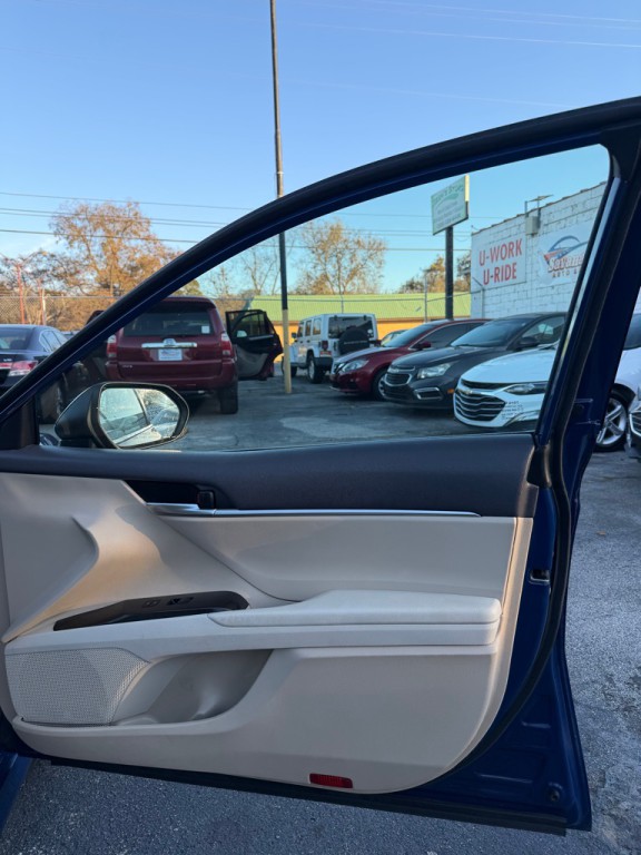 2023 Toyota Camry Image 12