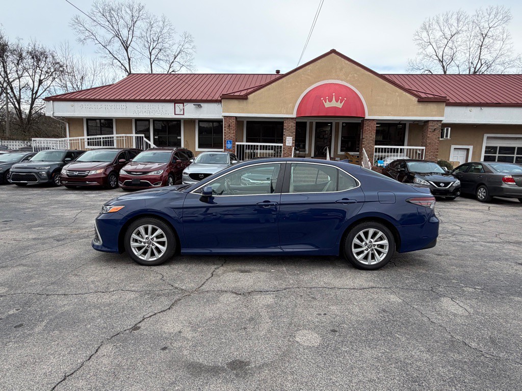 2023 Toyota Camry Image 2