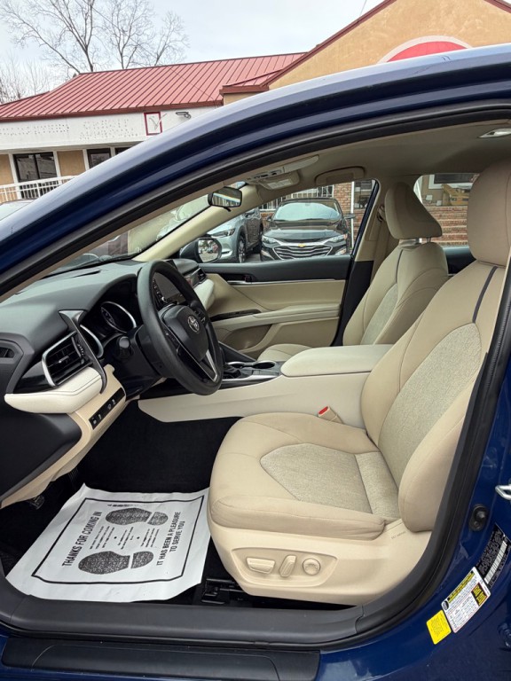 2023 Toyota Camry Image 10