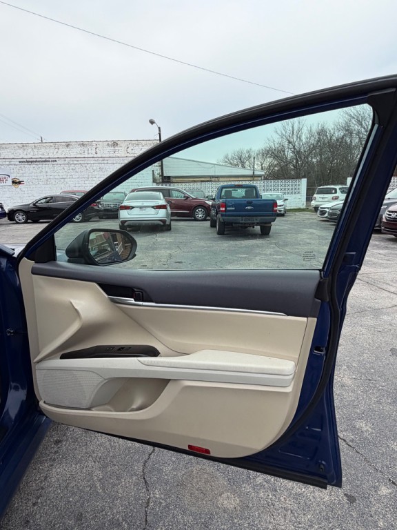 2023 Toyota Camry Image 13