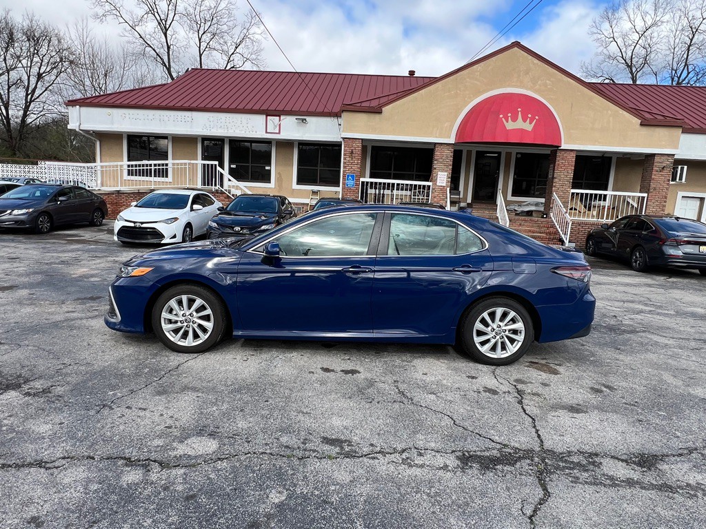 2023 Toyota Camry Image 2