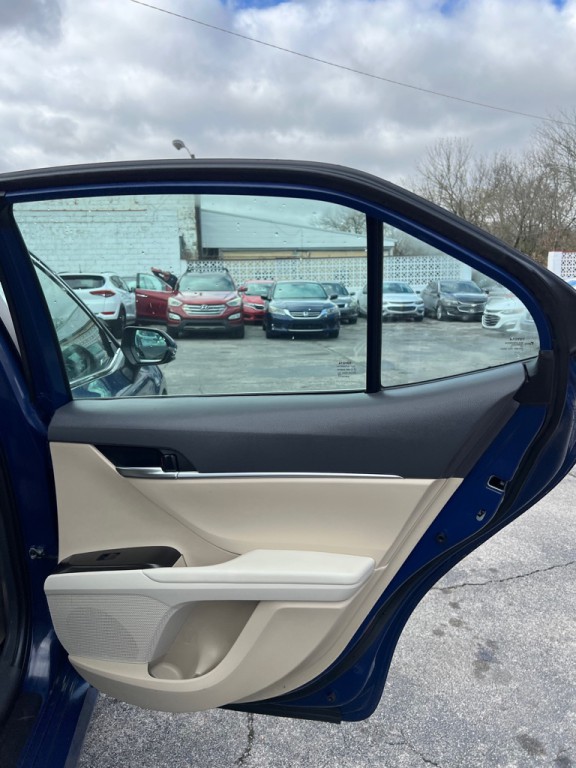 2023 Toyota Camry Image 12