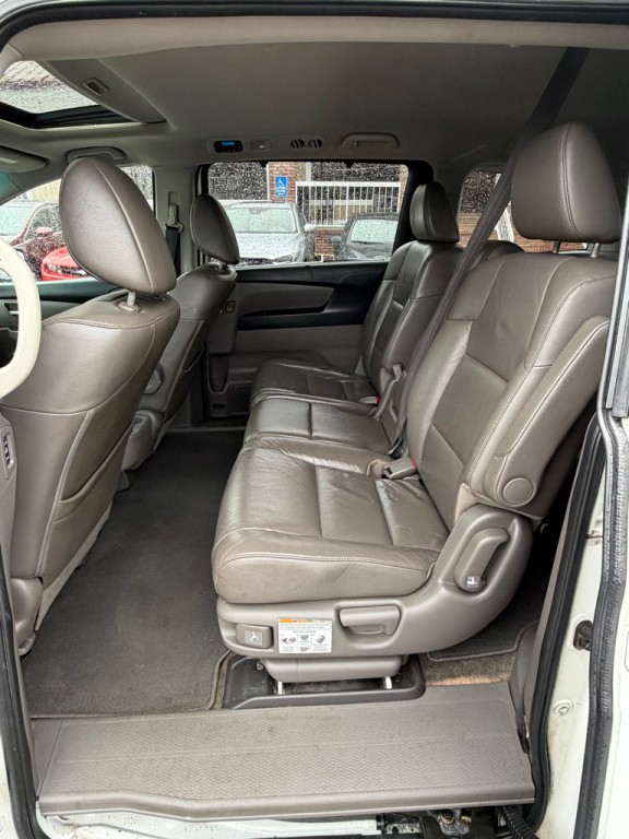 2011 Honda Odyssey Image 11