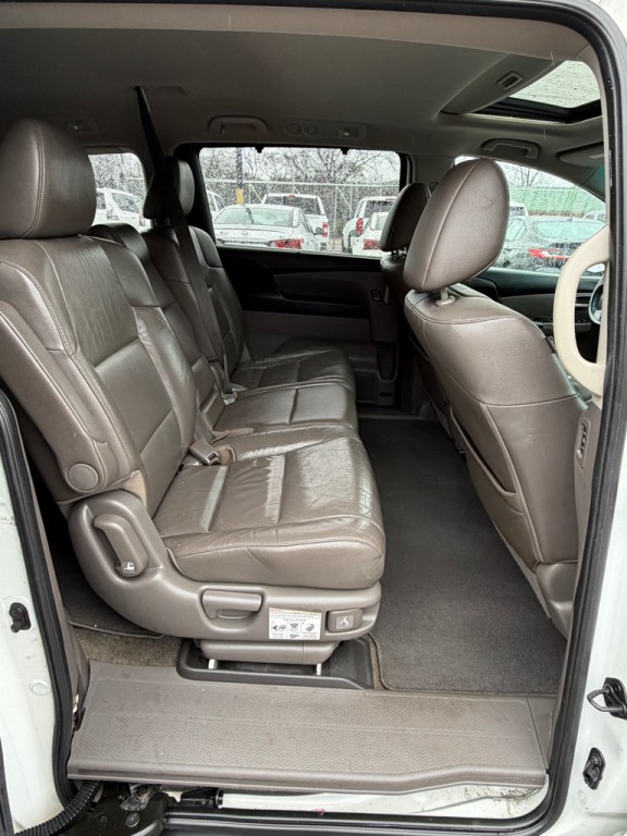 2011 Honda Odyssey Image 12