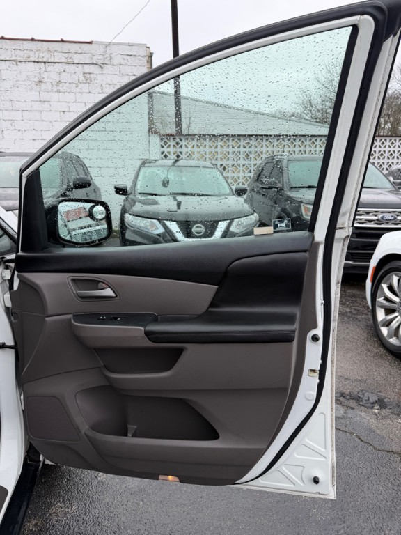 2011 Honda Odyssey Image 13